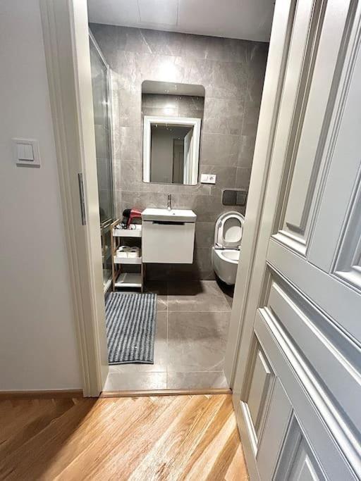 Newapt Next To Wenceslas Square Apartamento