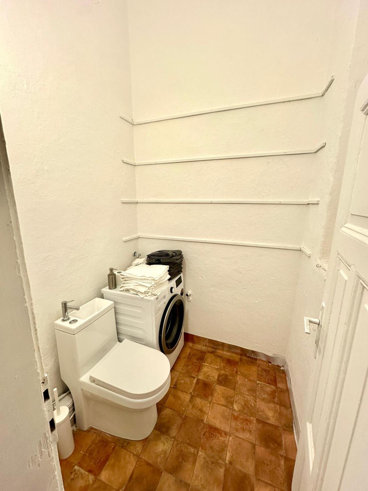 Location In Prague! 4 Bedrooms And Super Host! Apartment