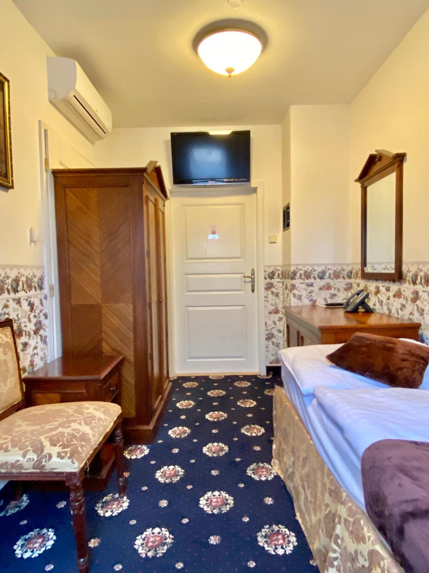Klarinn Castle Hotel 4*