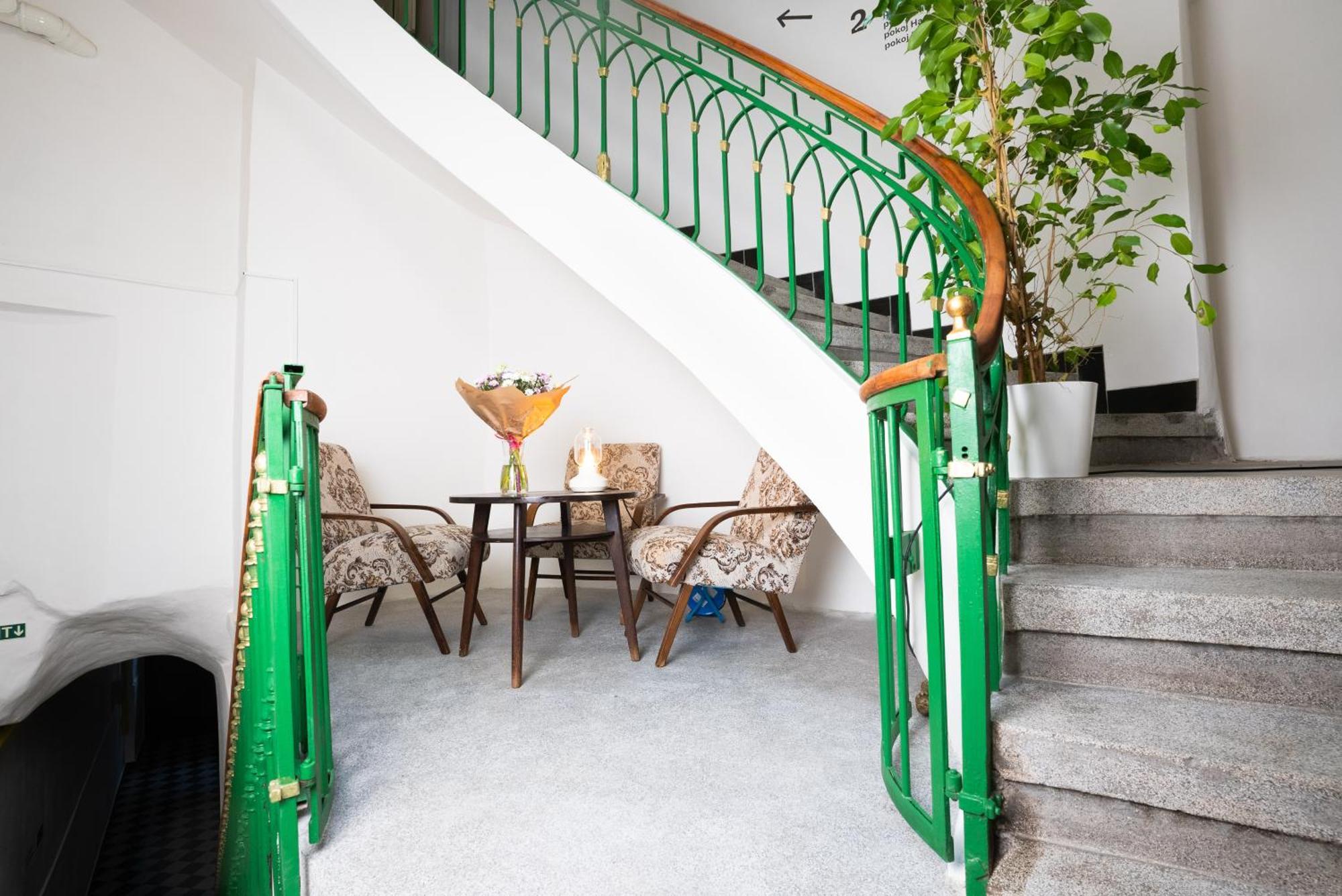Hostel White Wolf House &