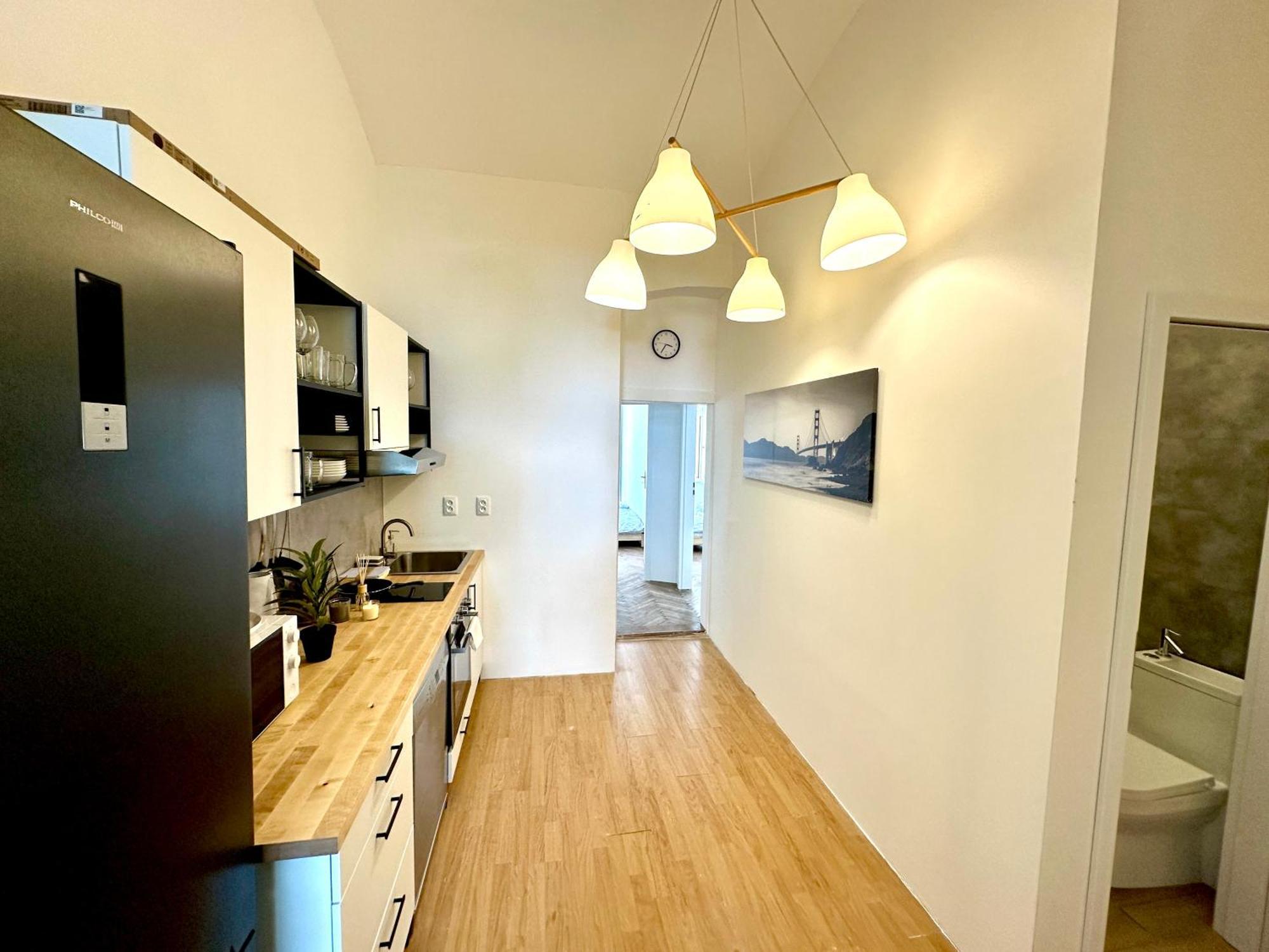 Location In Prague! 4 Bedrooms And Super Host! *
