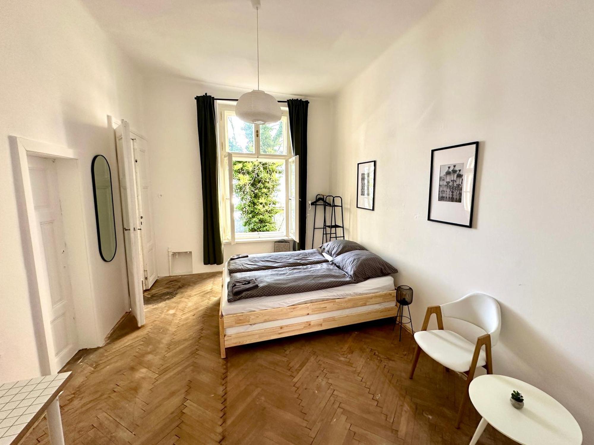 Location In Prague! 4 Bedrooms And Super Host! Prague
