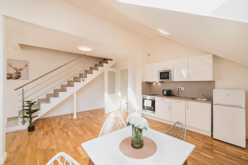 Grand Loft 110m2 Apartment Prag