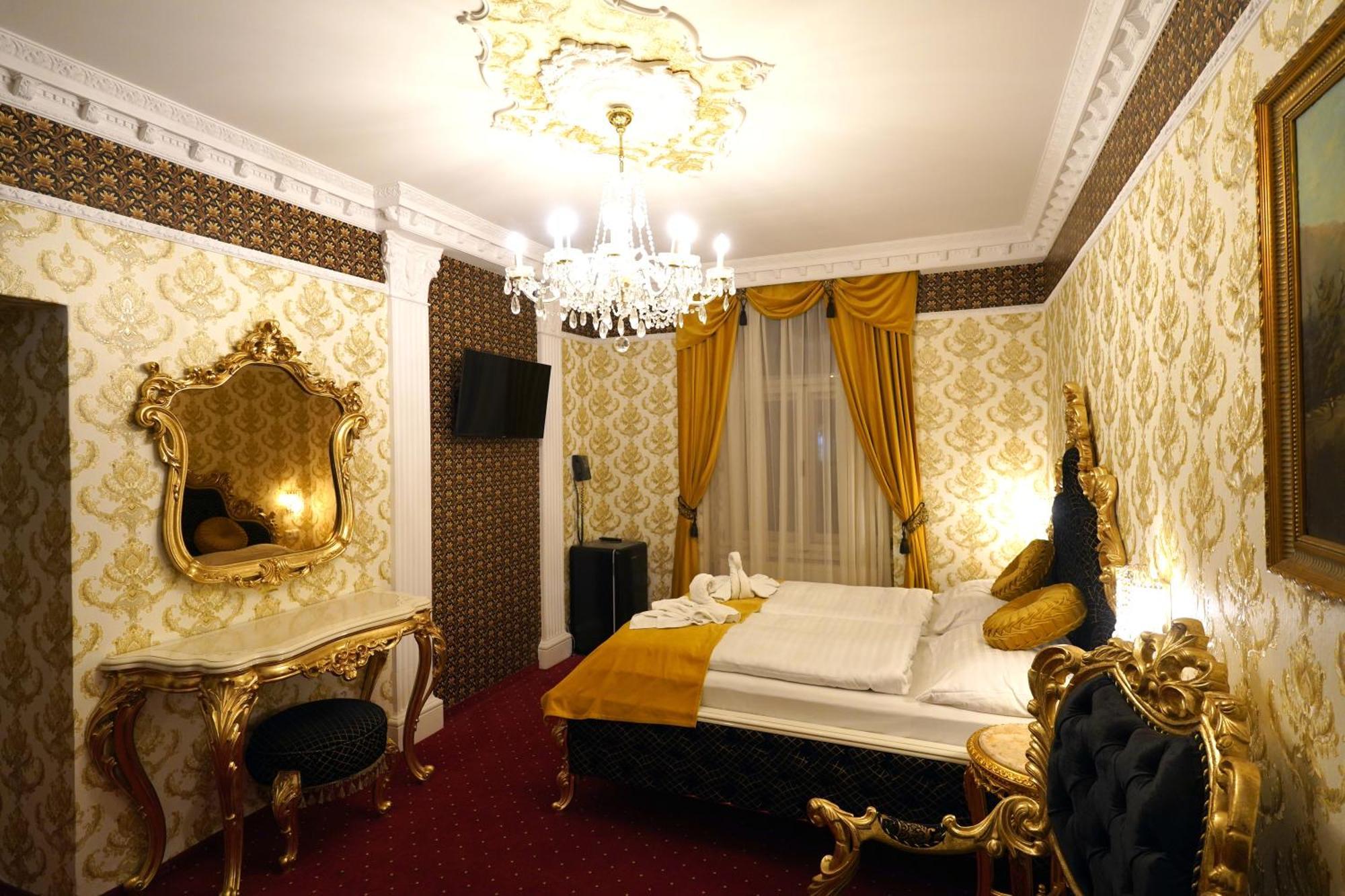 Liliova Old Town Hotel 4*