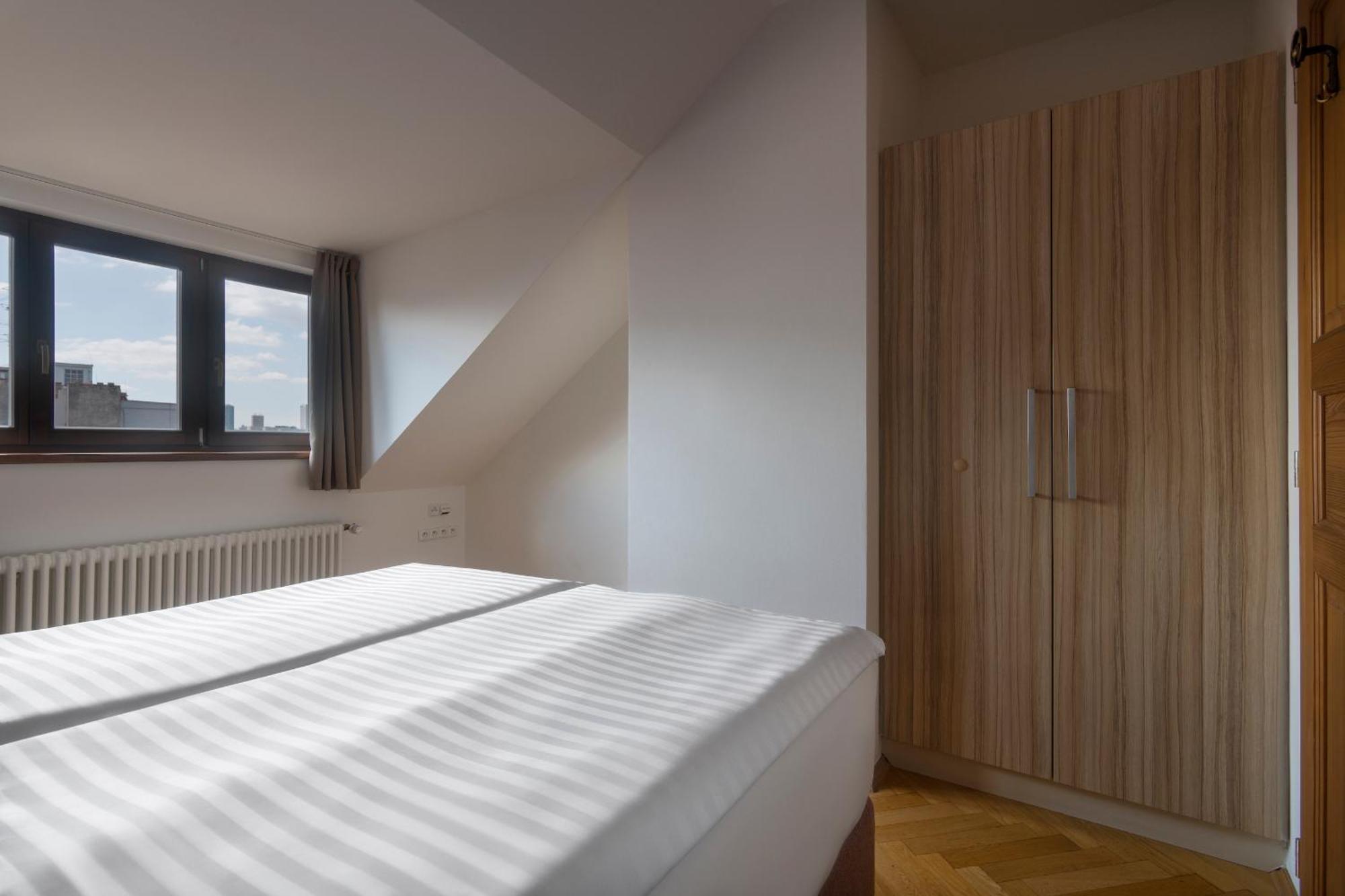 Bohemian Dreams And By Dwellfort Apart Otel
