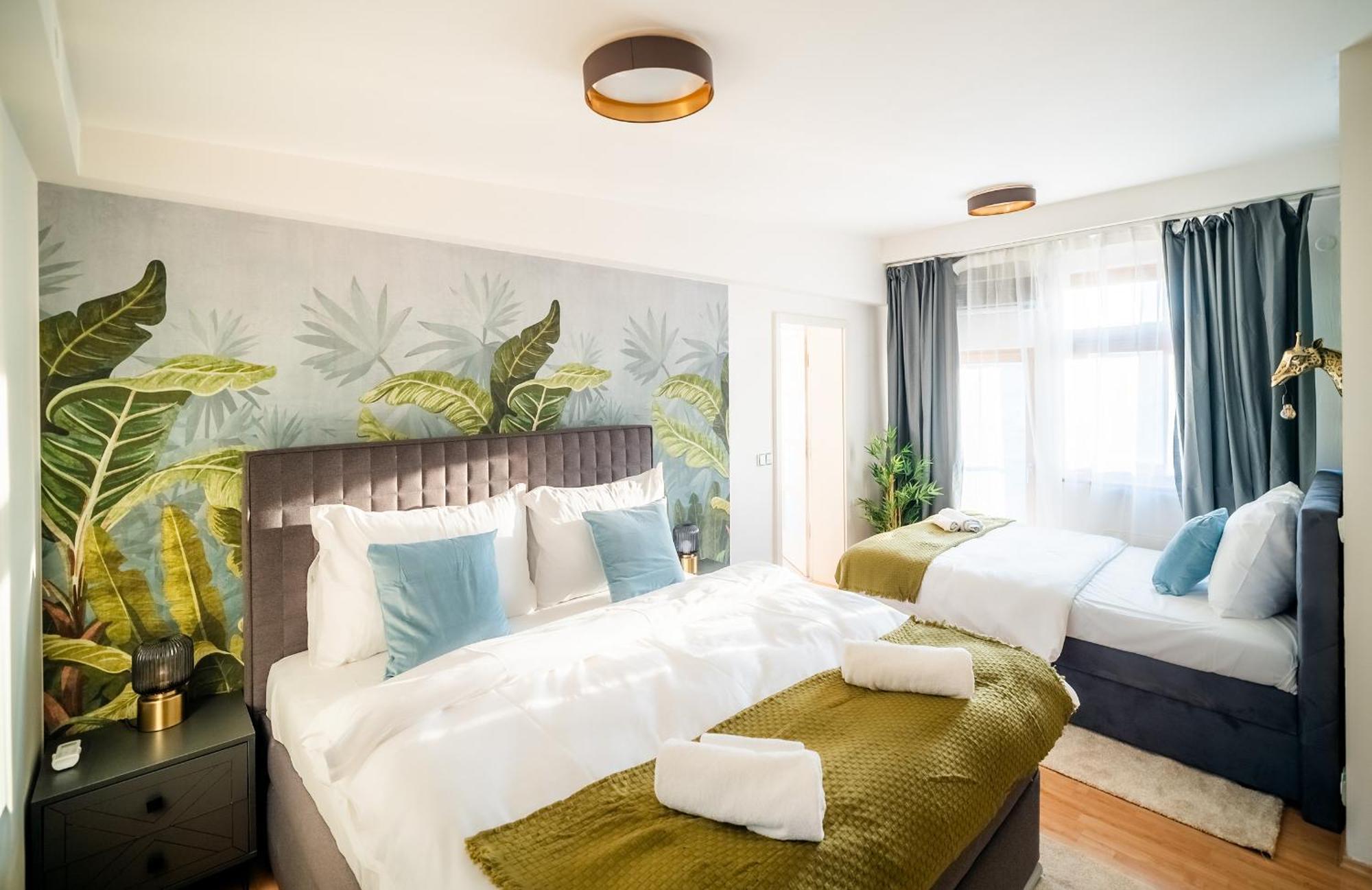 A/c Lux Rooftop 6br+3.5bath Wenceslas Square