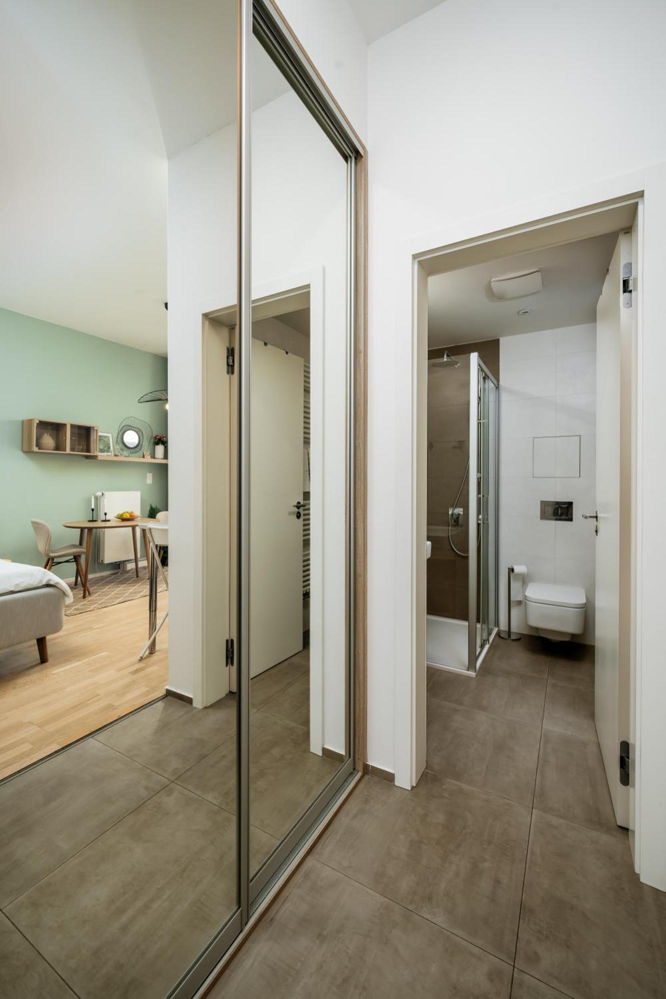 Apartment Days - Premium W Stunning Terraces - Easy Access *