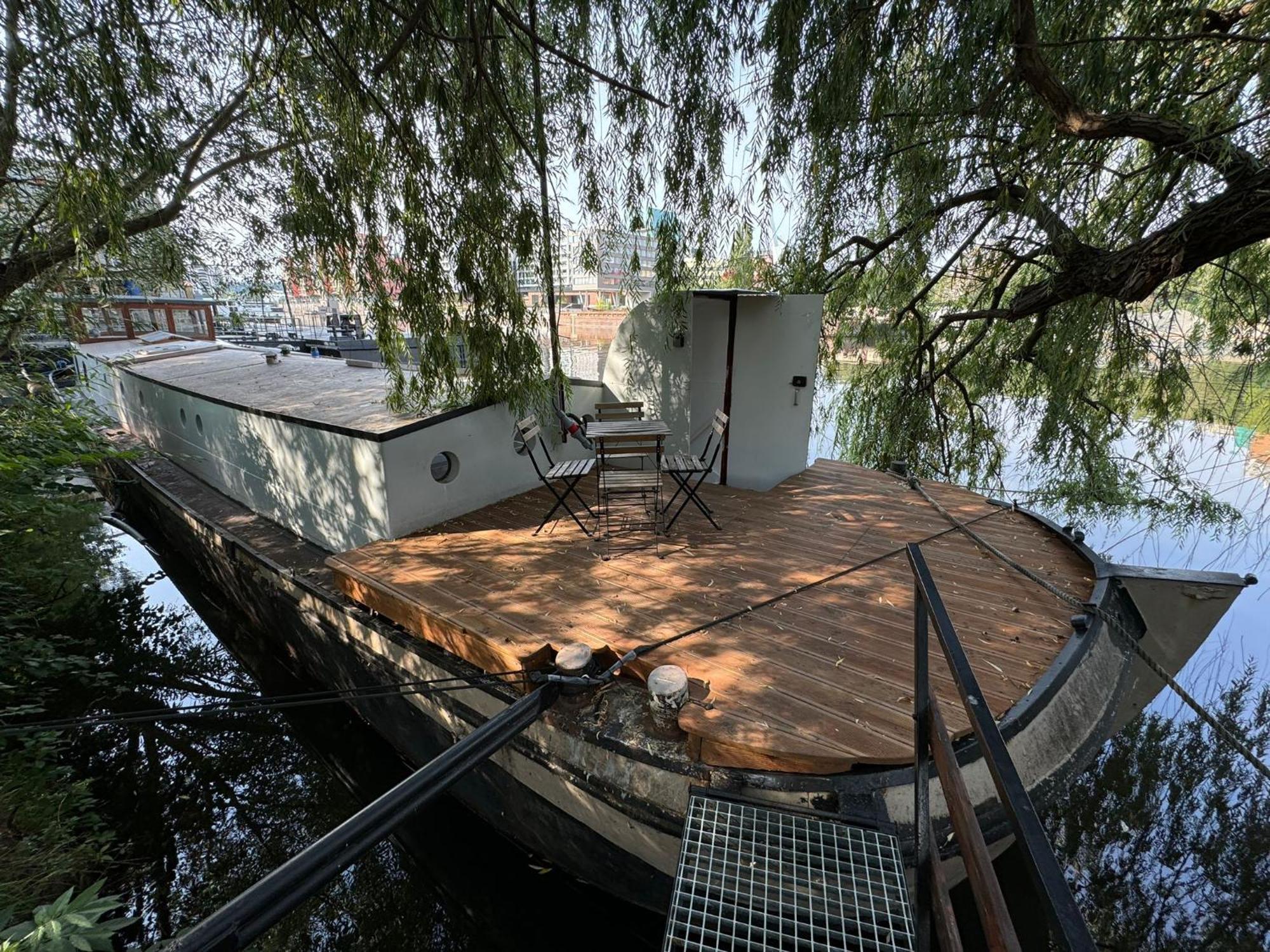 On Boat, Privat Pier, Free Parking Praga