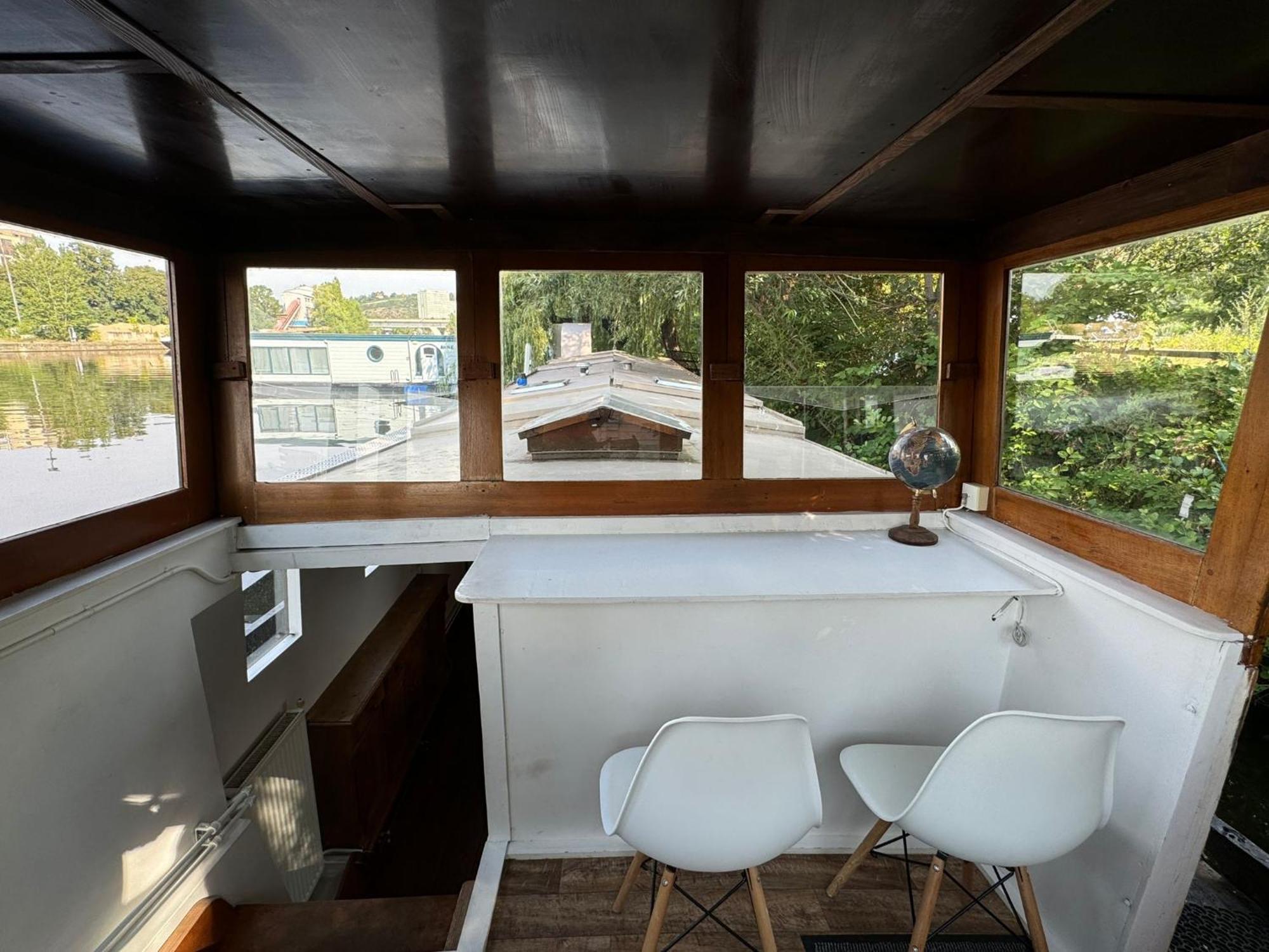 On Boat, Privat Pier, Free Parking * Praga