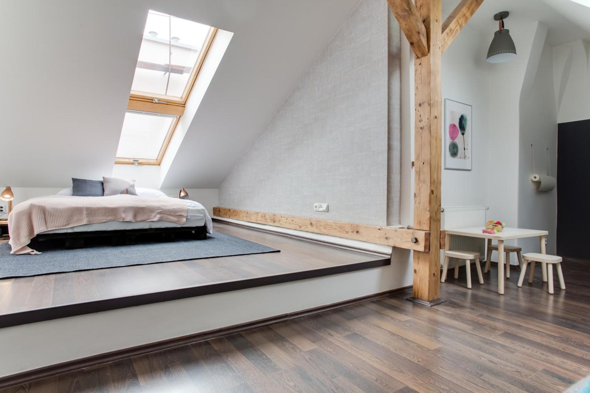 Ultimate 1 Experience - Duplex, Roof Terrace, Castle View, Free Parking Over Weekends, Ac! Prague