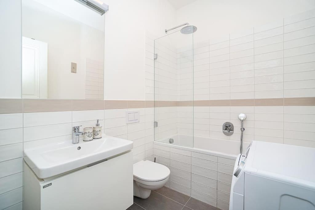 Apartment Stylish Flat With Terrace And Ac Prague