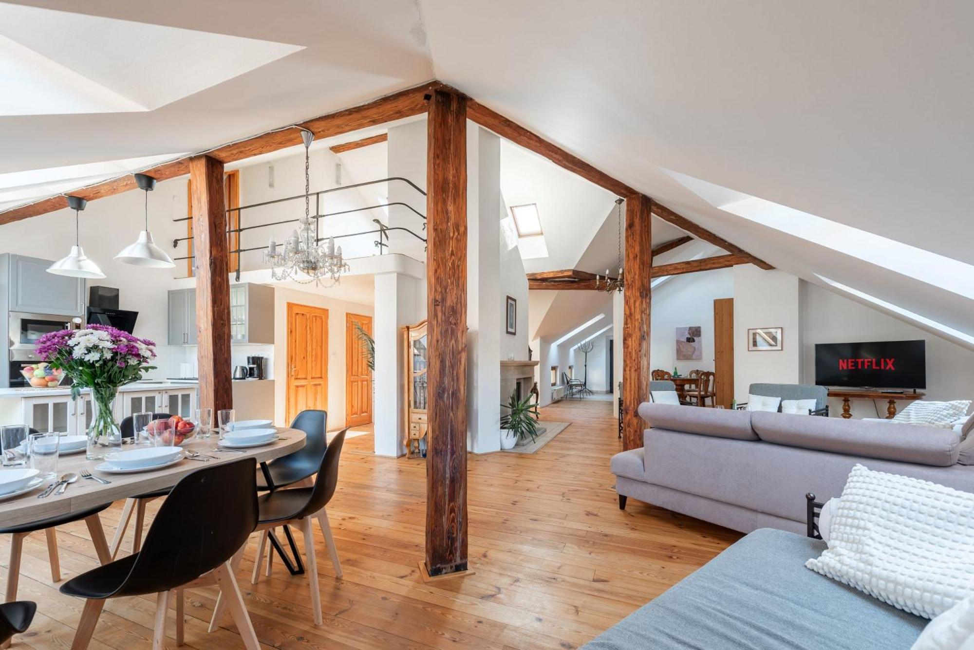 Apartment Stylish 2-level Near The National Theatre Prague