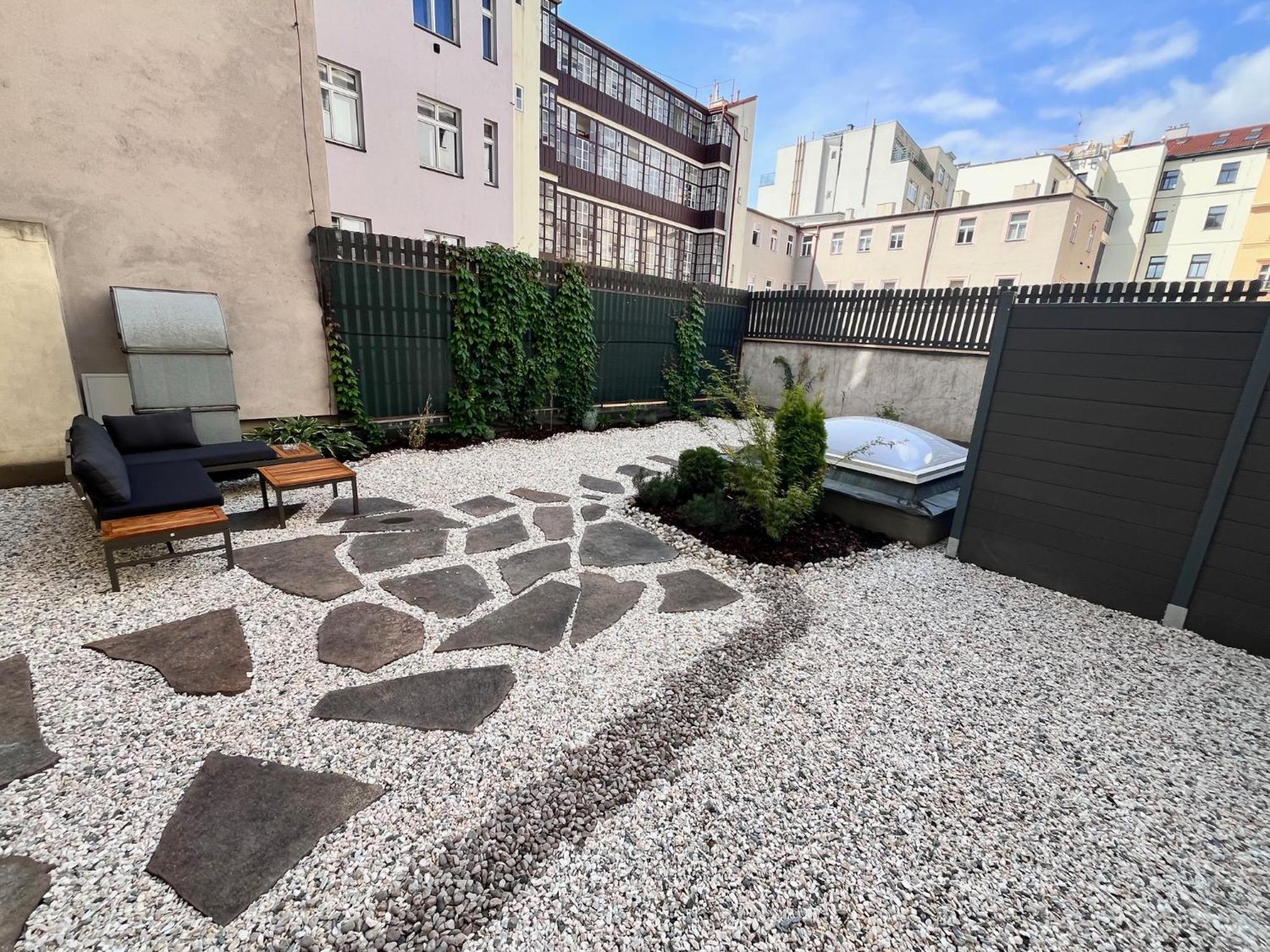 New Centre Garden - Location Praga