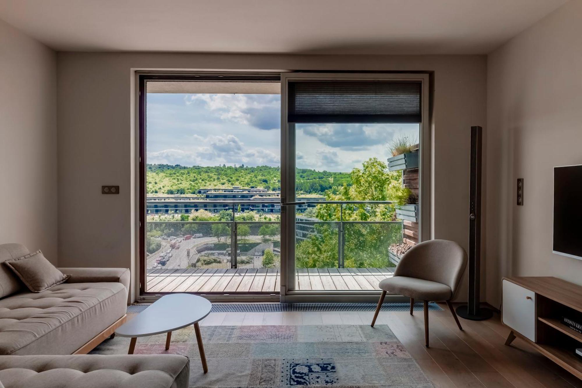 Moderni S Terasou, 2 Loznice, Parkovani V Cene, Blizko Metra, 15 Min Do Centra Appartement Prague