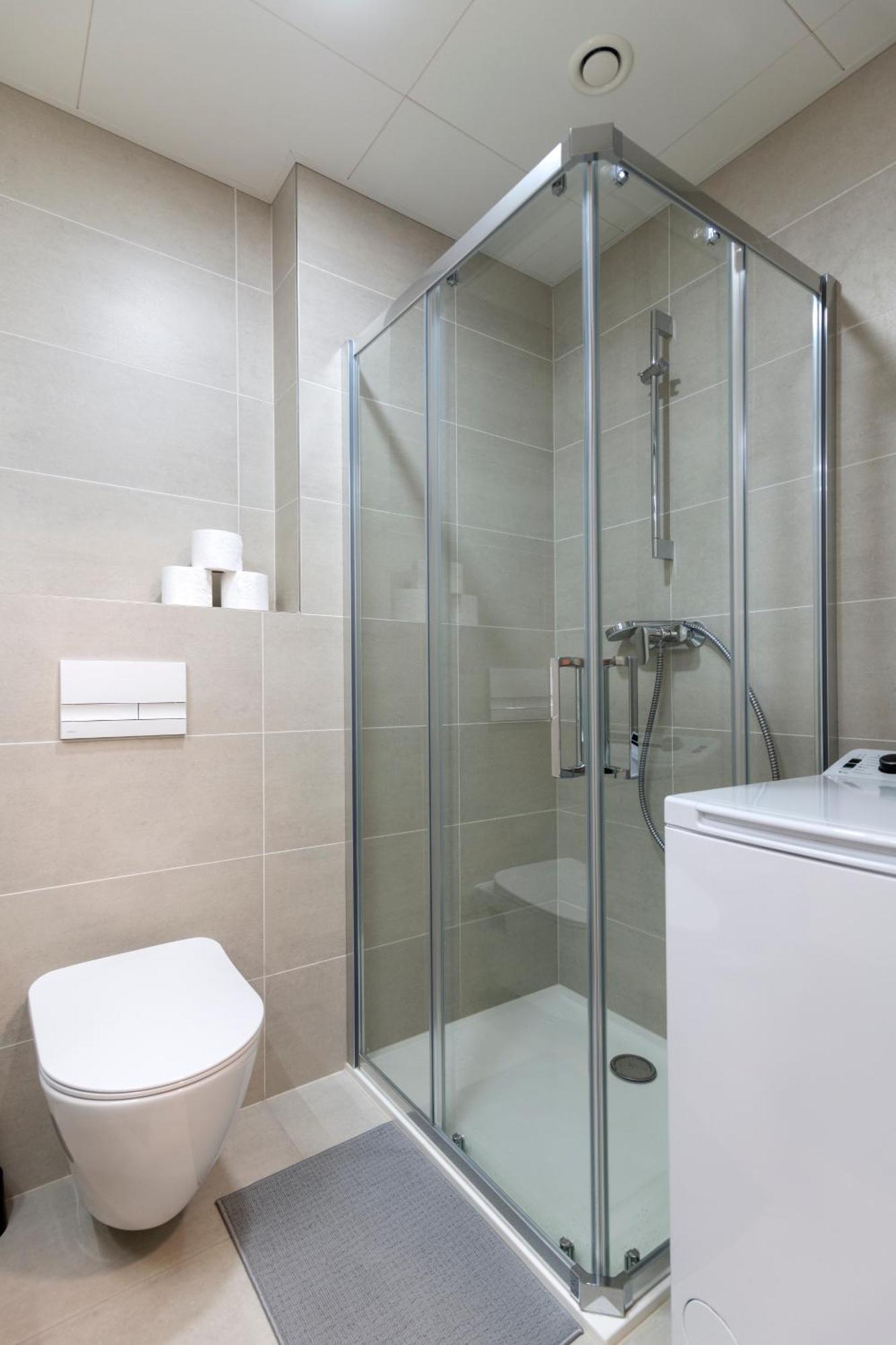 Mozart, Free Onsite Parking, Air Conditioning, 1gbs Wifi Apartment *