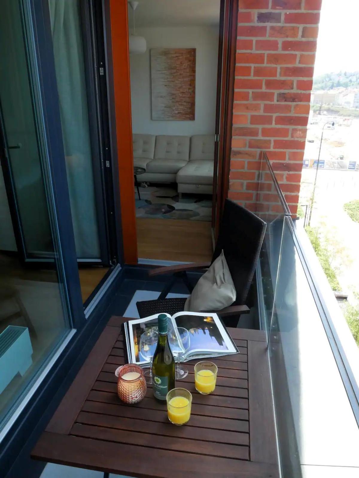 Charming With A Balcony In A Great Location Prague