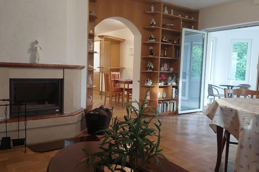 Klasicky Dum, 5 Loznic , 5 Bedrooms, Hébergement de vacances *