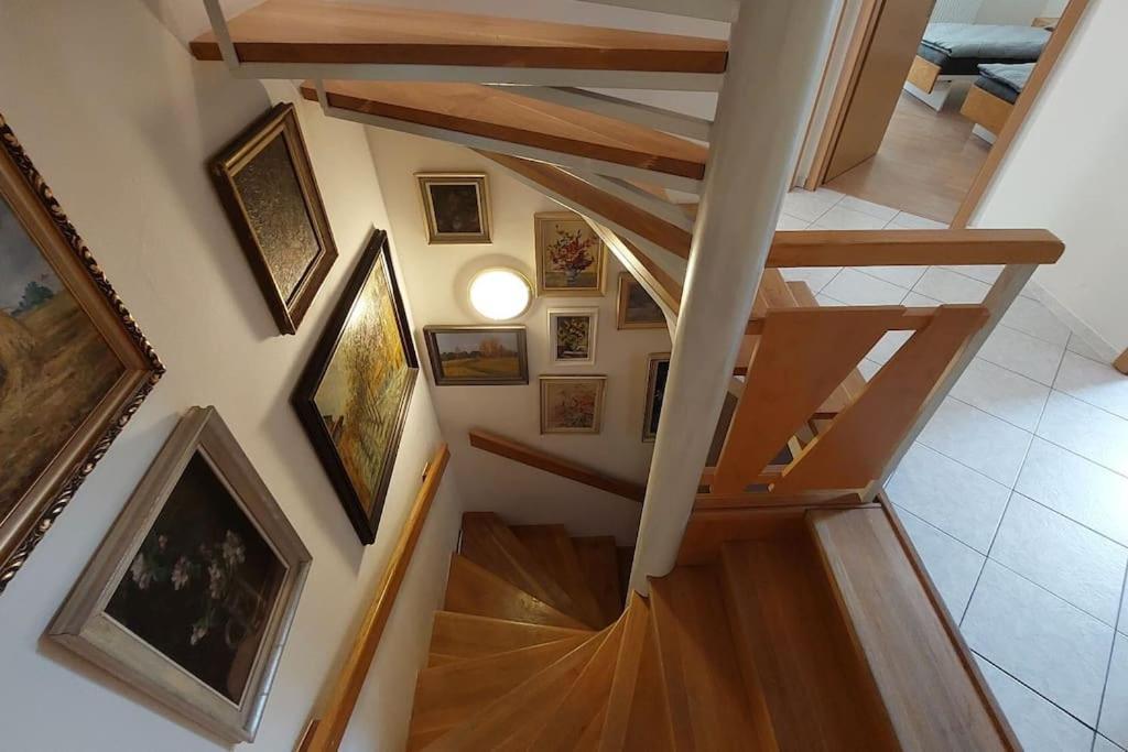 Klasicky Dum, 5 Loznic , 5 Bedrooms, * Prague