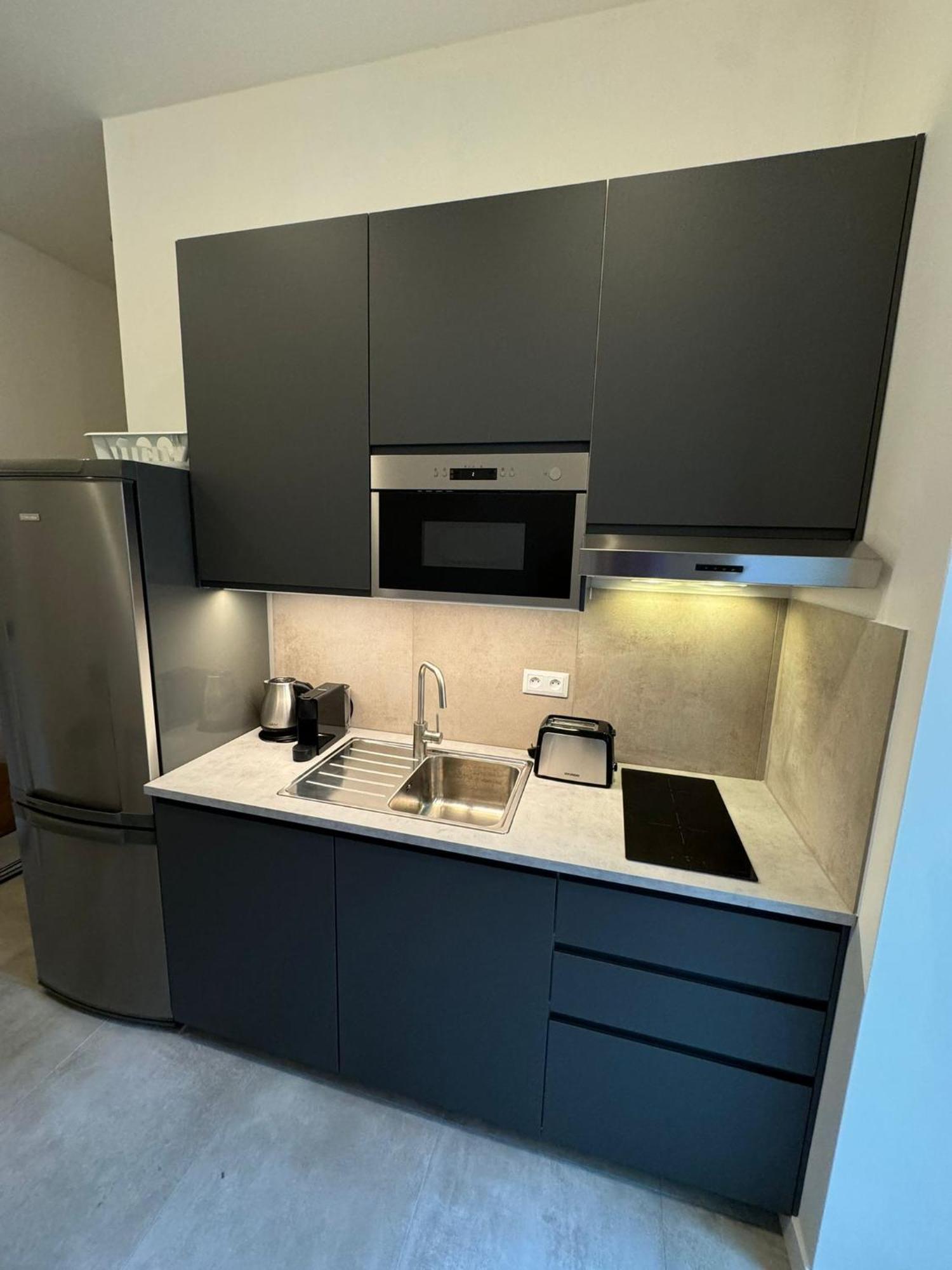 Cool Vitkova With Balcony Apartment *