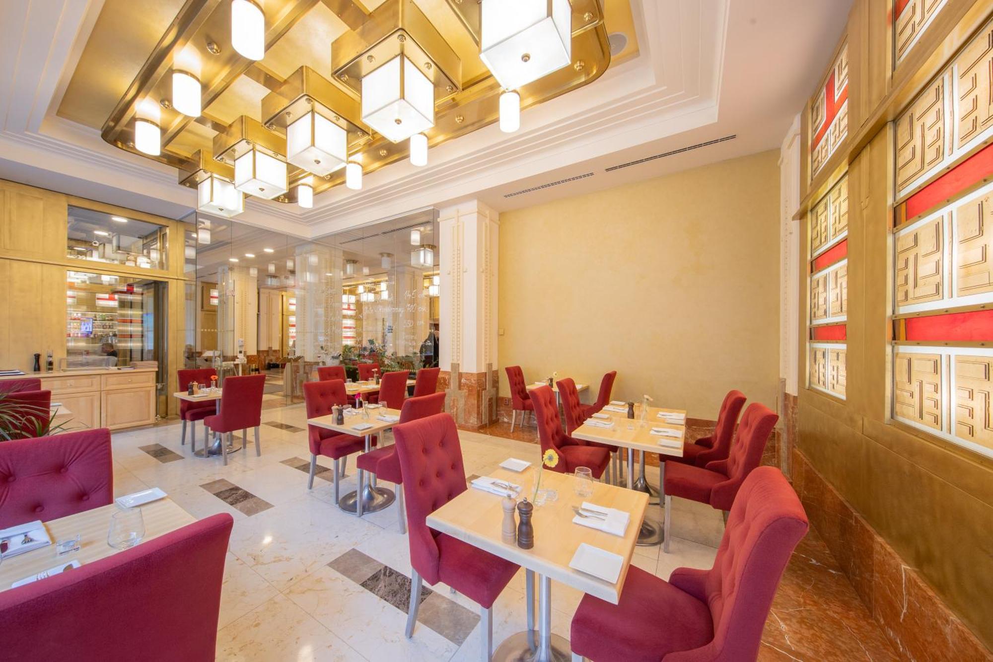 Majestic Plaza Hotel