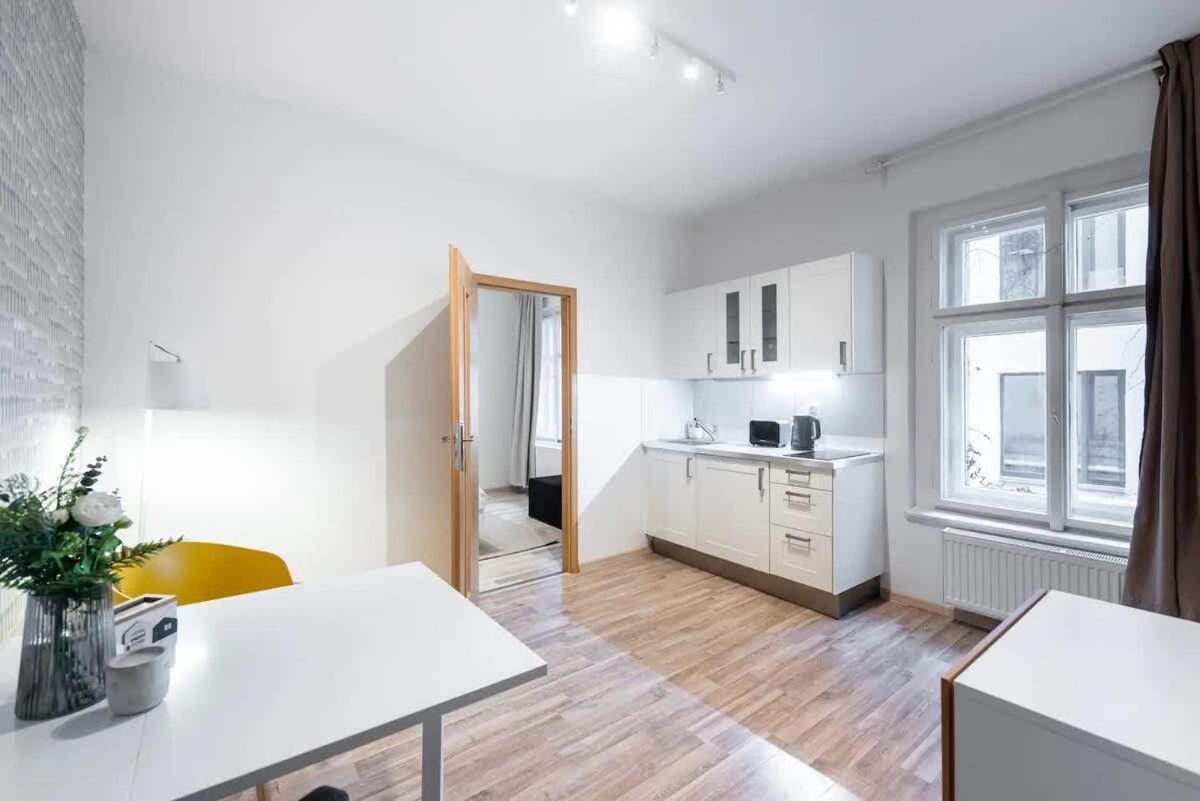 Apartment Neat Cozy Old Town Retreat W Queen Bed *