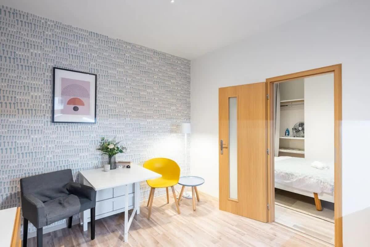 Apartment Neat Cozy Old Town Retreat W Queen Bed *