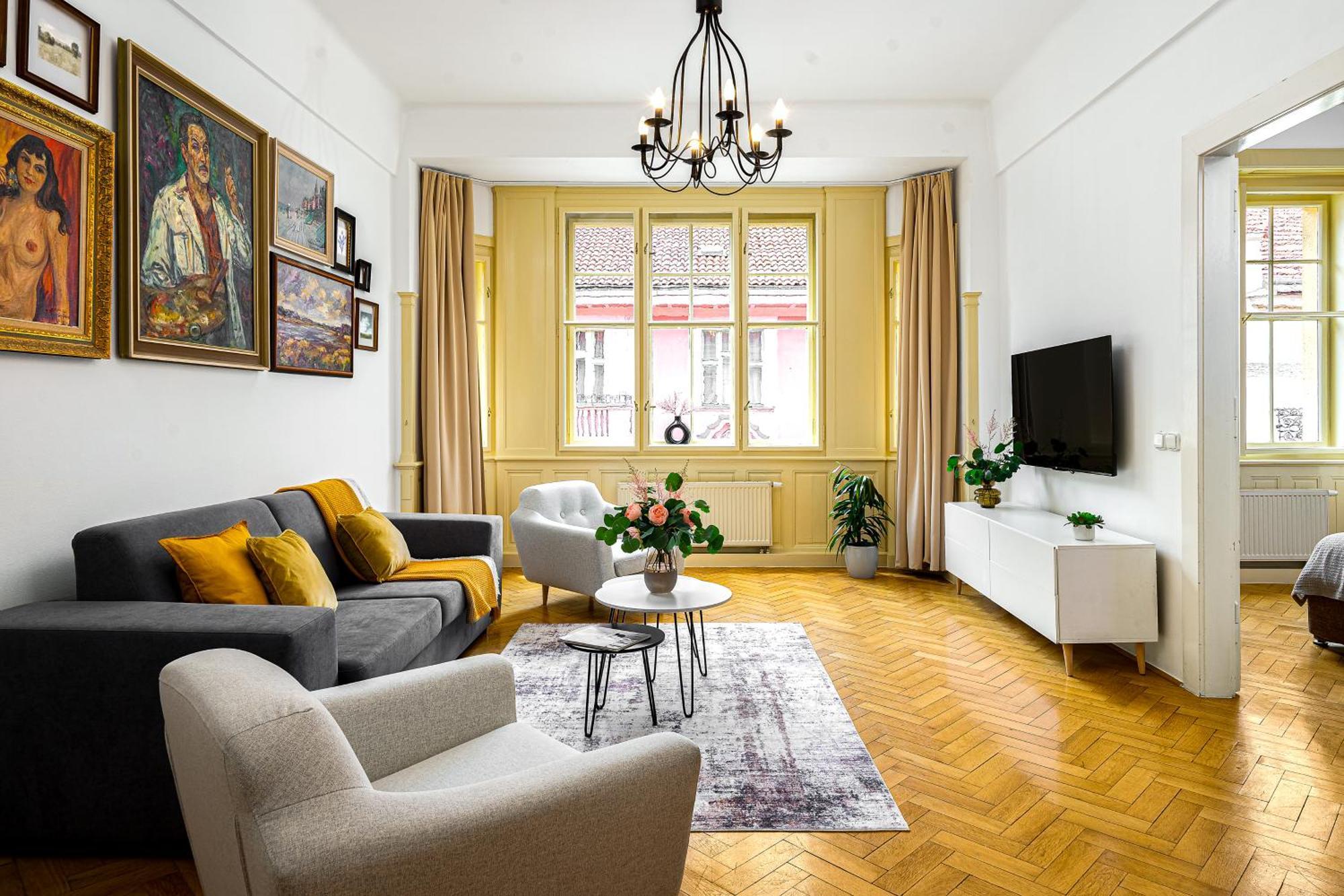 Days - Charming 1bdr - Old Town - Workspace Daire