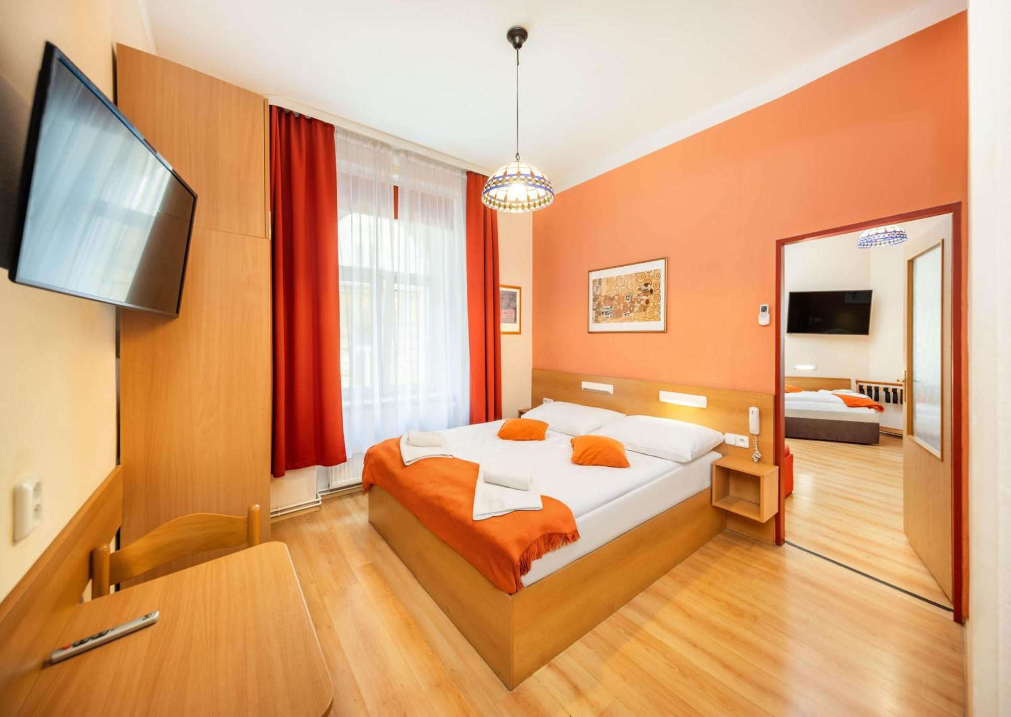 Golden Garni Hotel