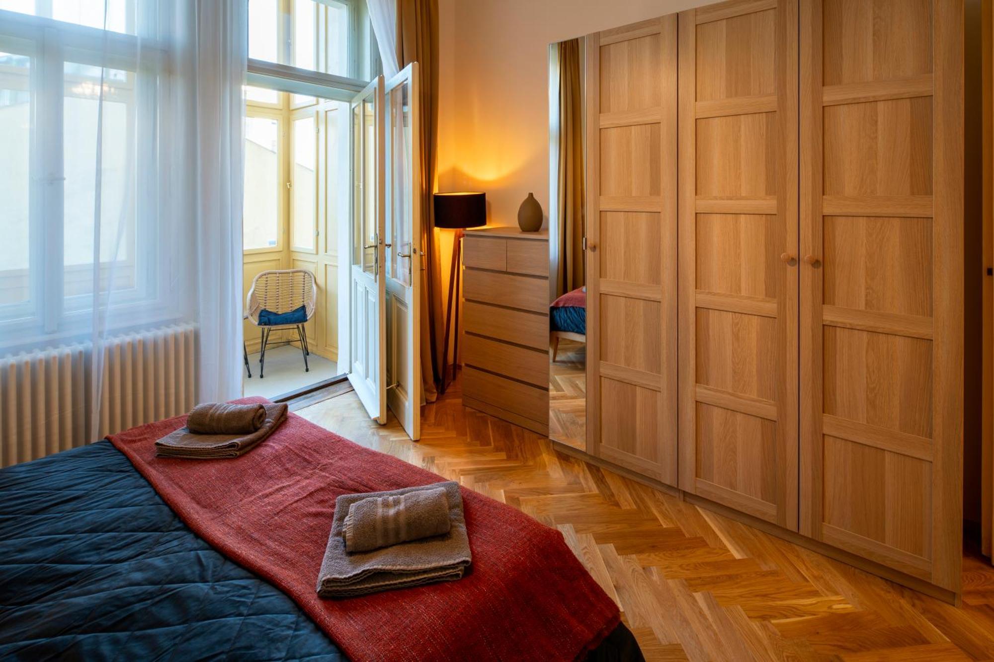 Old Town - Michalska Apartment 4*