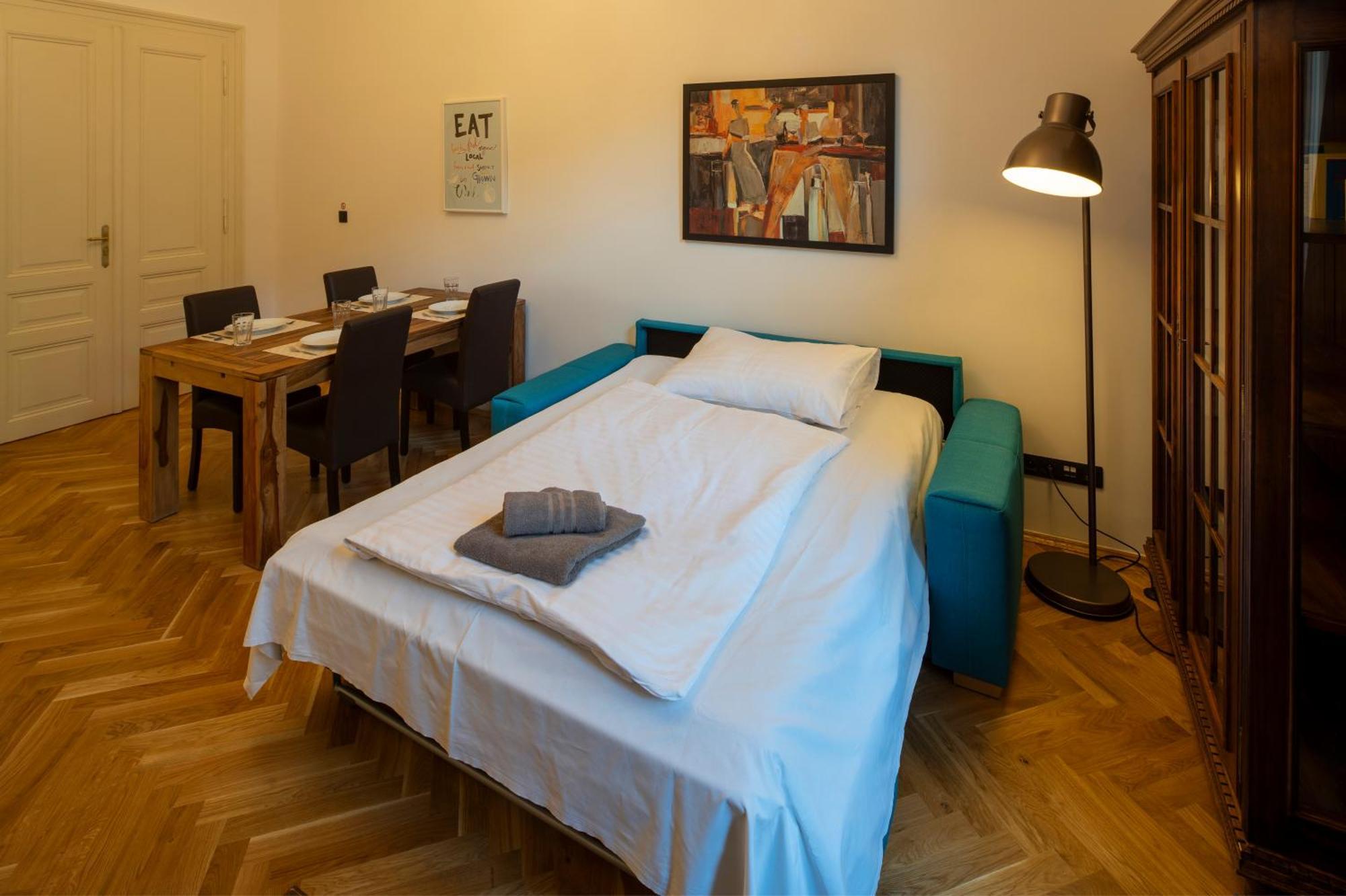 Apartment Old Town - Michalska 4*