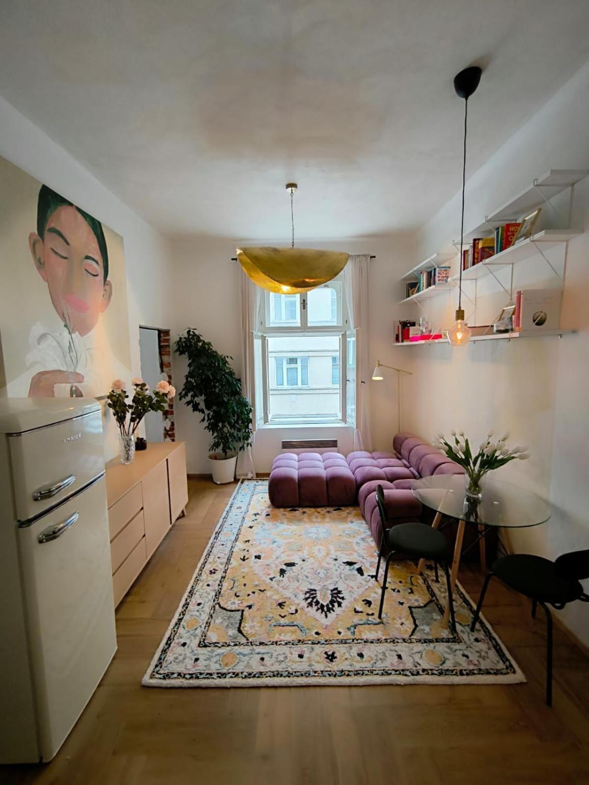 Arty Street Krymska Apartment Prague