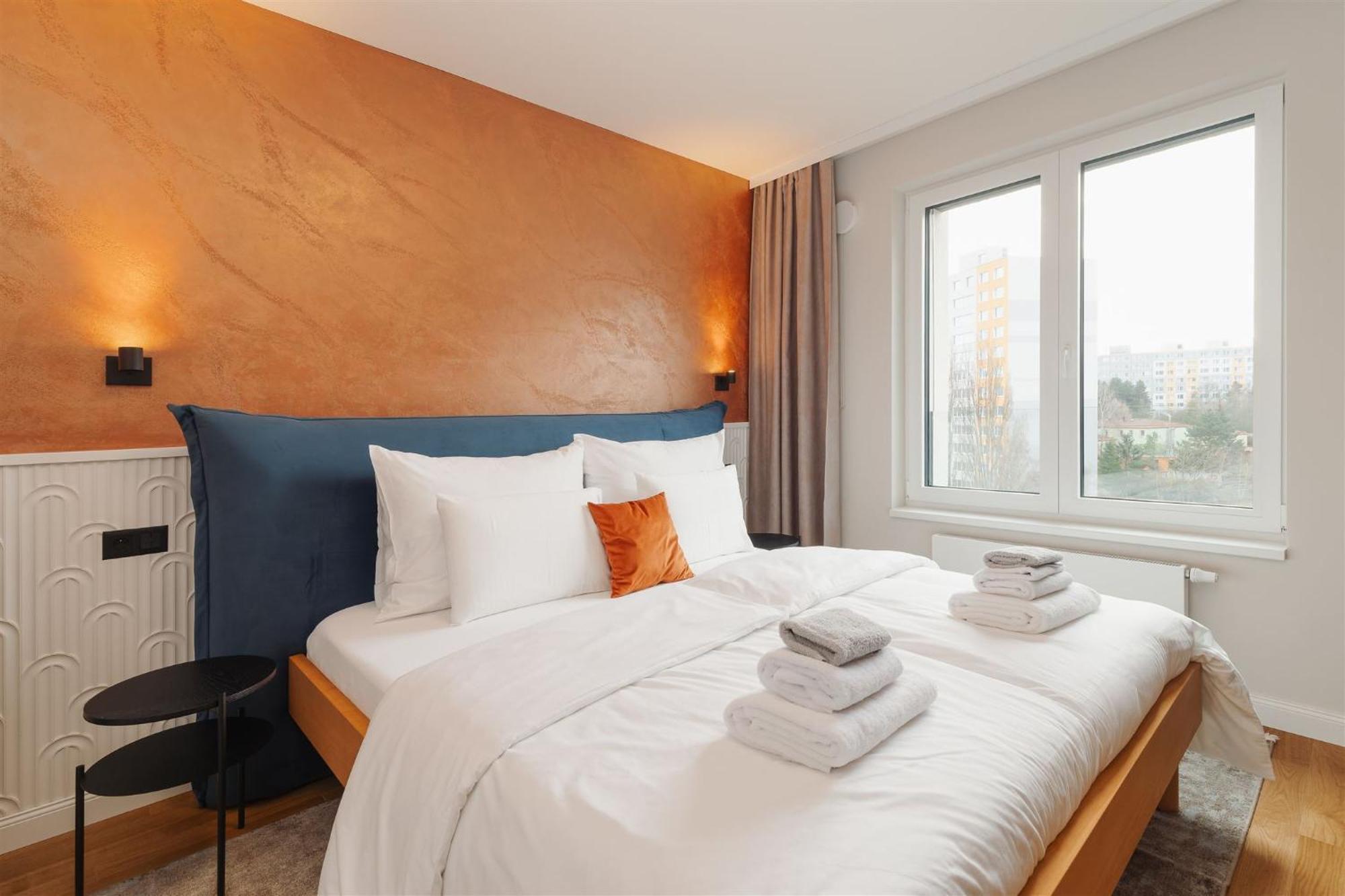 Apartment Luxury Sunny - Free Garage, Metro, Balcony, Ps5, 2nd Parking On Request *