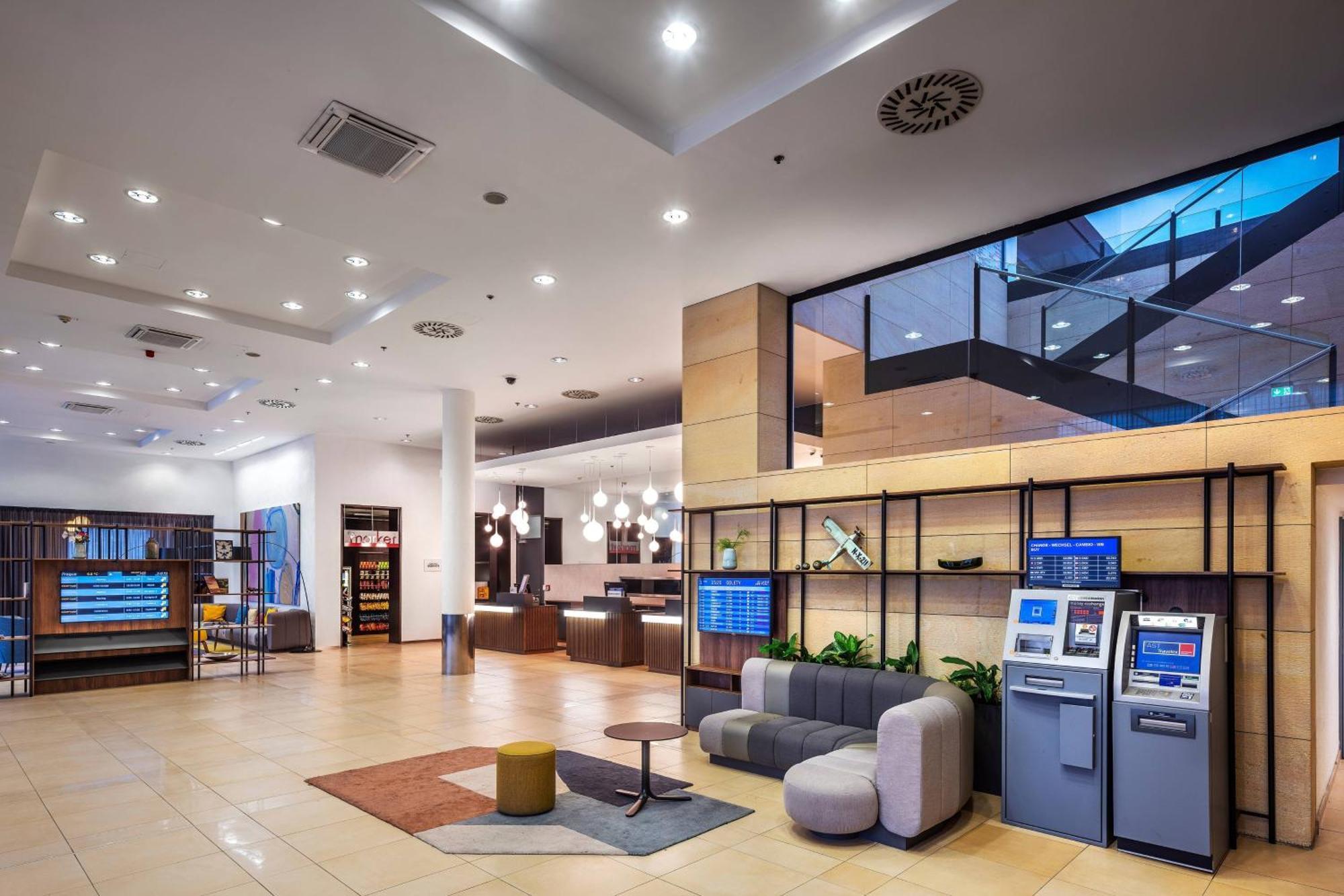 Courtyard By Marriott Airport Hotel 4*