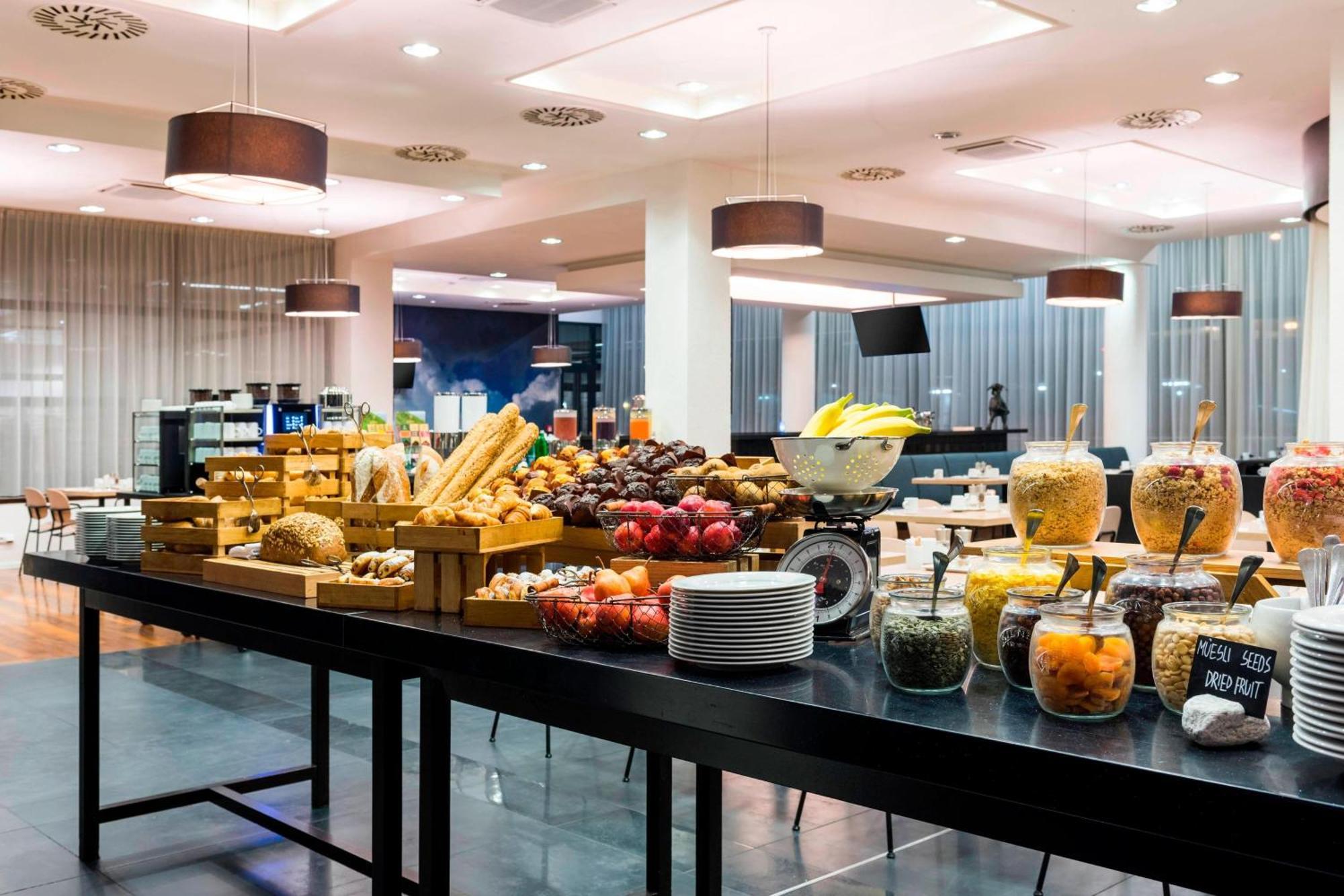 Courtyard By Marriott Airport 4*