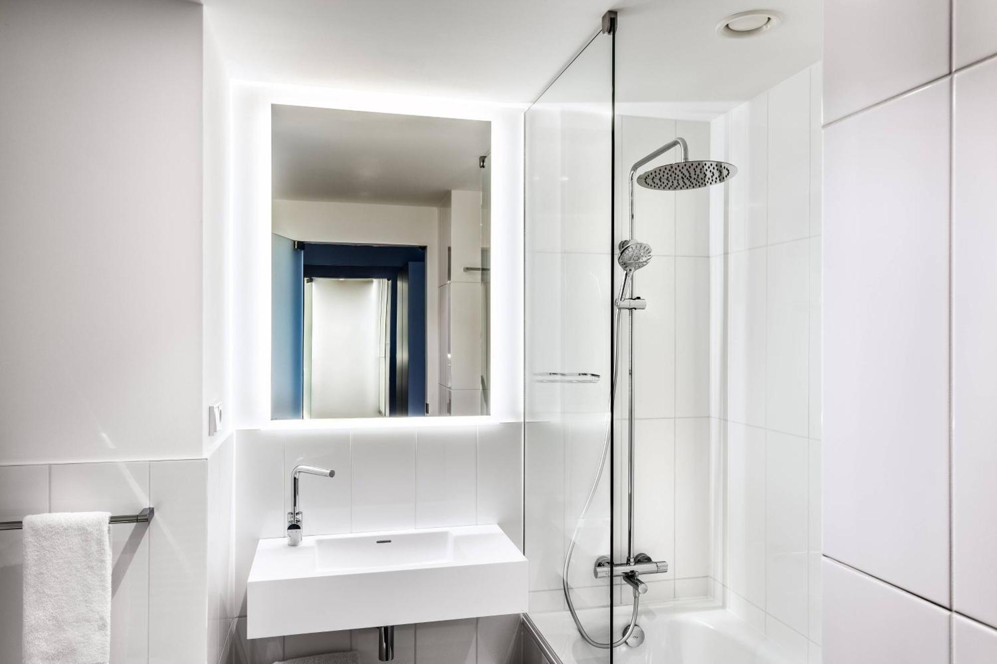 Courtyard By Marriott Airport Hotel 4*