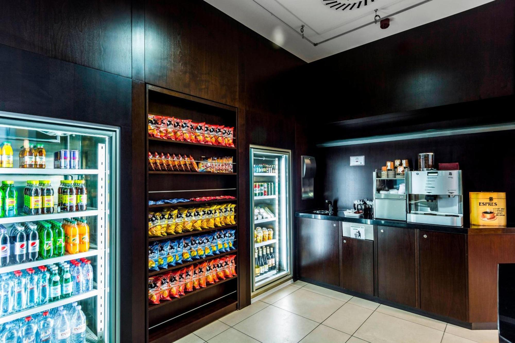 Hotel Courtyard By Marriott Airport