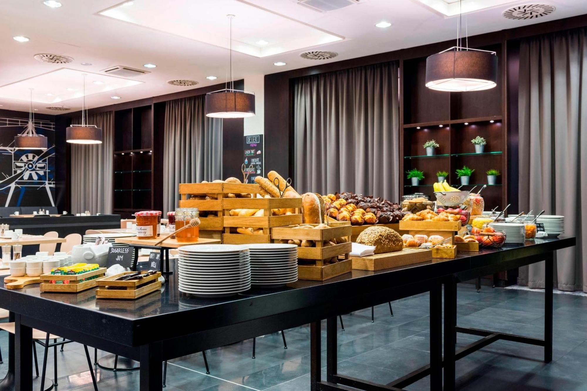 Hotel Courtyard By Marriott Airport 4*