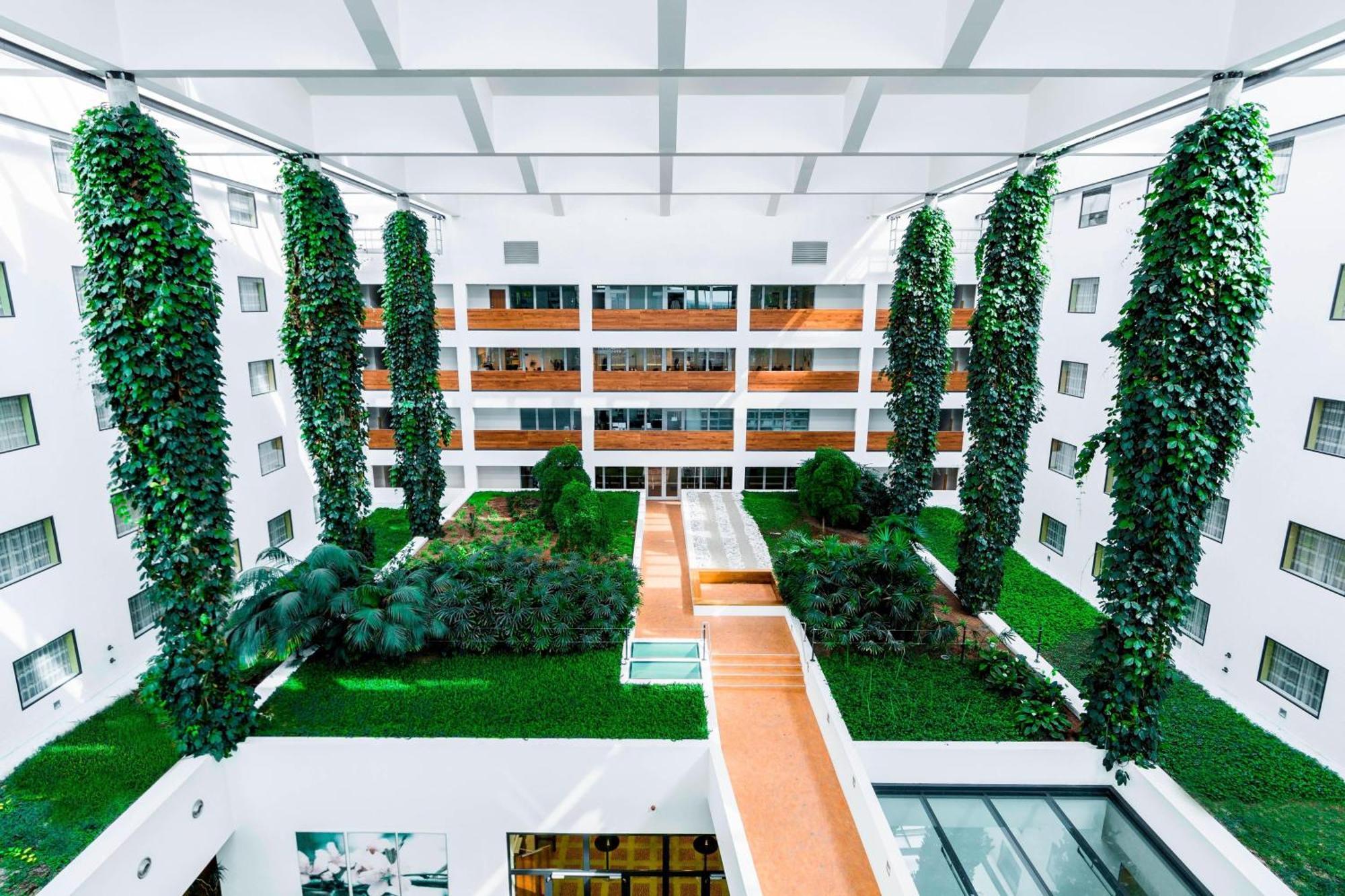 Hotel Courtyard By Marriott Airport 4*