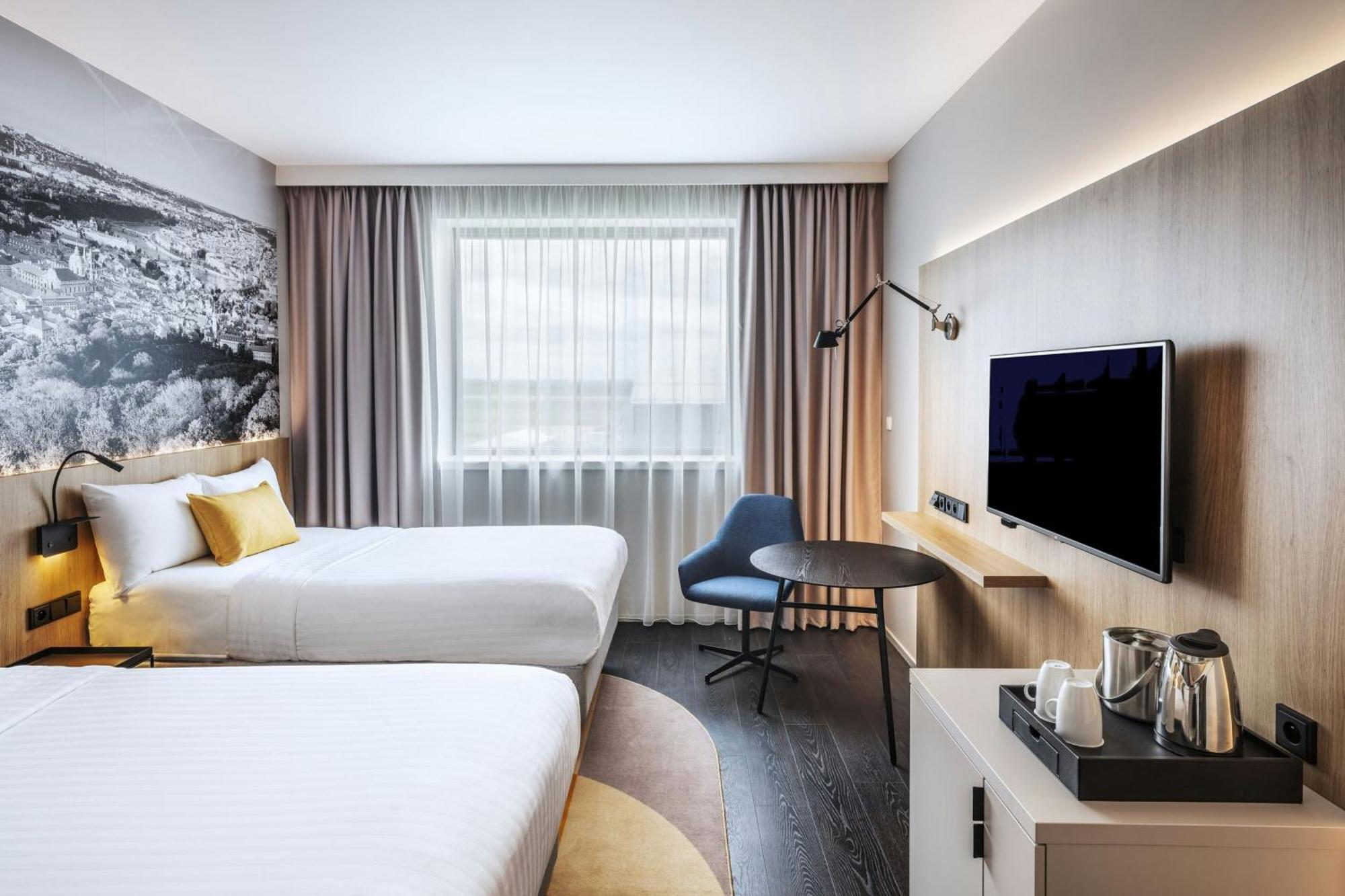 Courtyard By Marriott Airport Hotel Prague