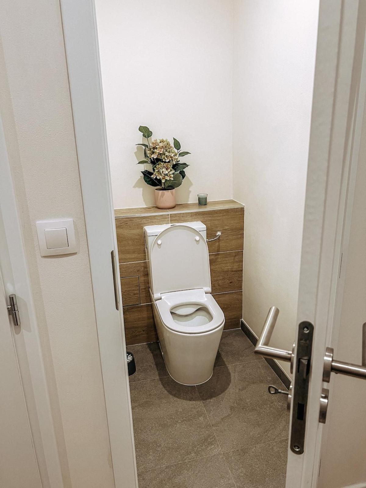 Stylish 1 Bedroom Office At Amazing Location * Prag