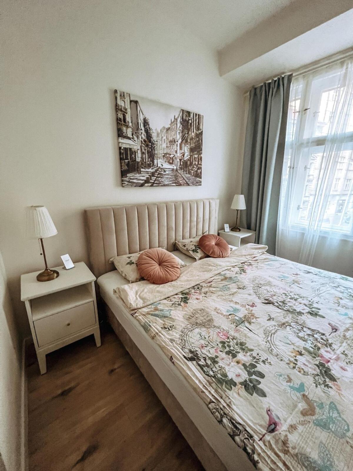 Stylish 1 Bedroom Office At Amazing Location * Prag