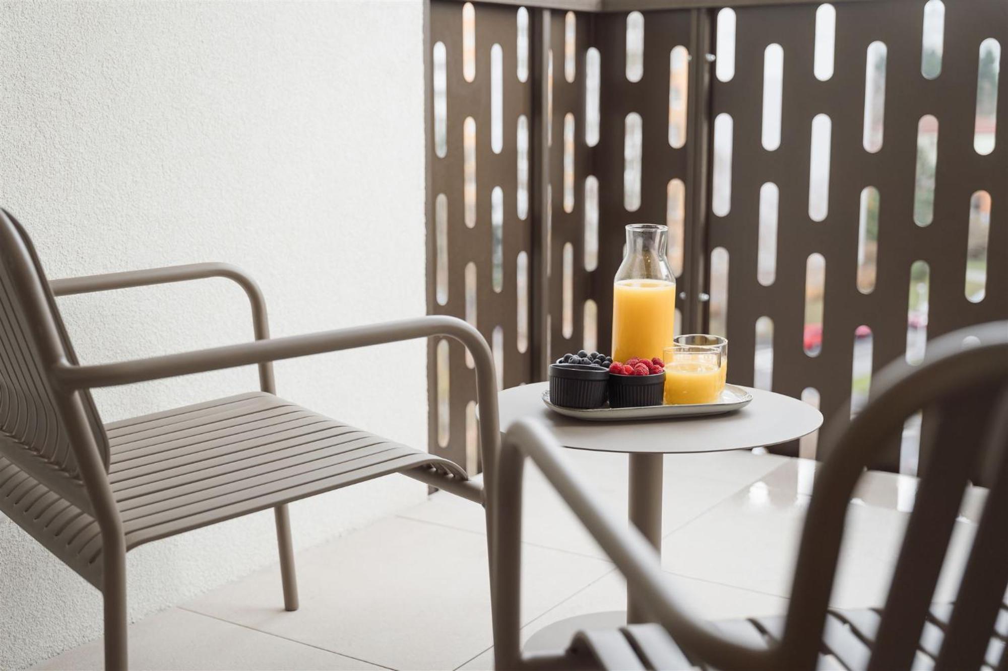 Luxury Sunny - Free Garage, Metro, Balcony, Ps5, 2nd Parking On Request Prague