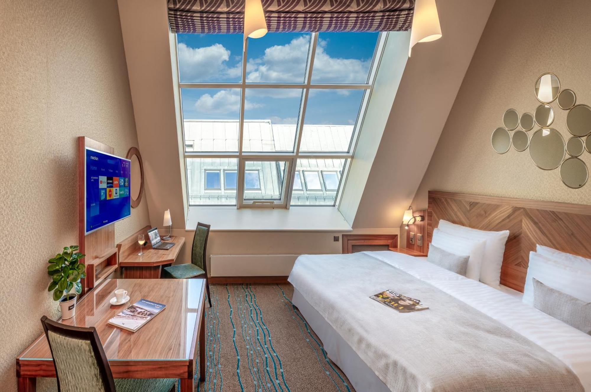 Aparthotel Crown Palace By Adrez Praga