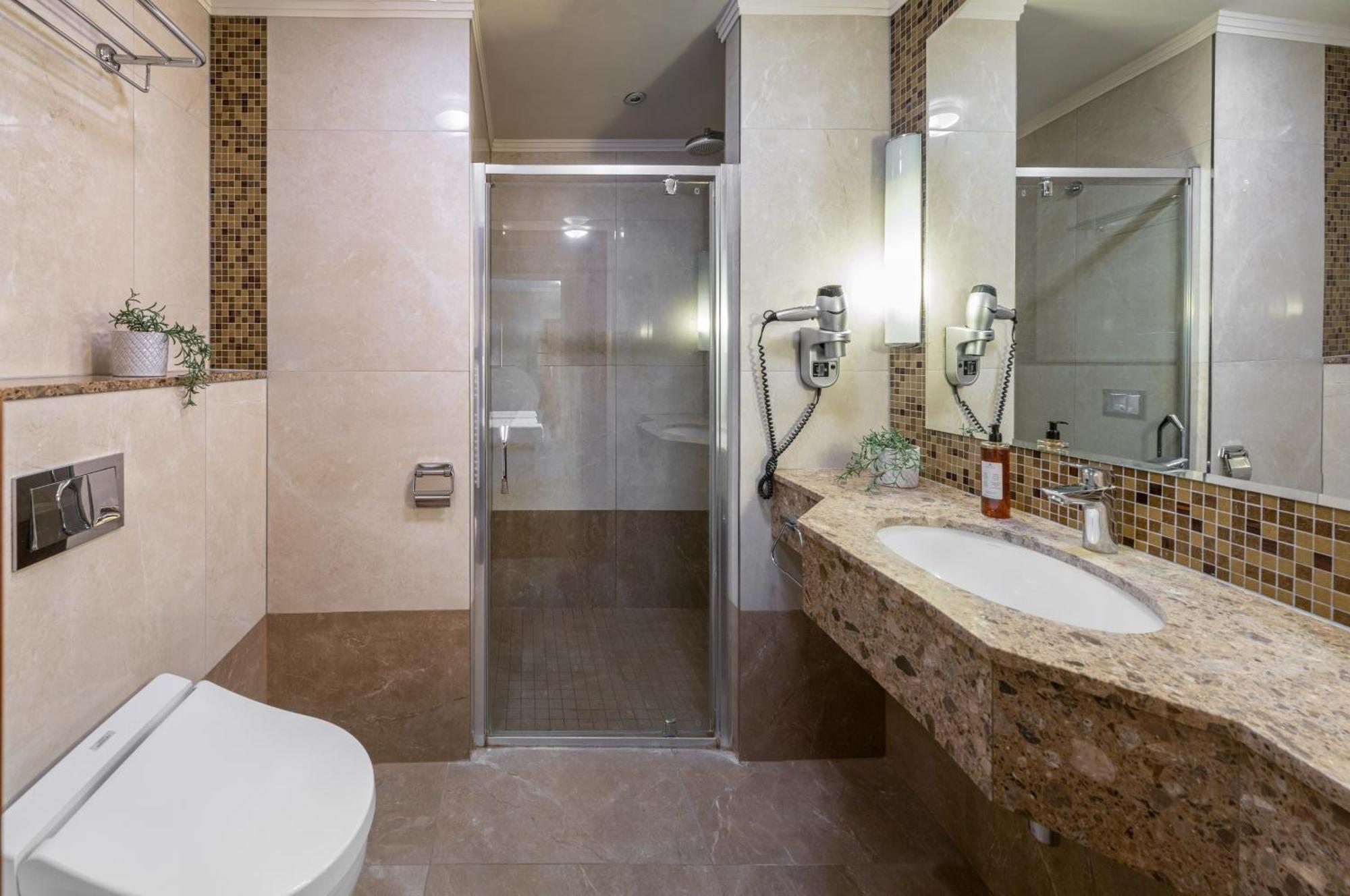 Aparthotel Crown Palace By Adrez
