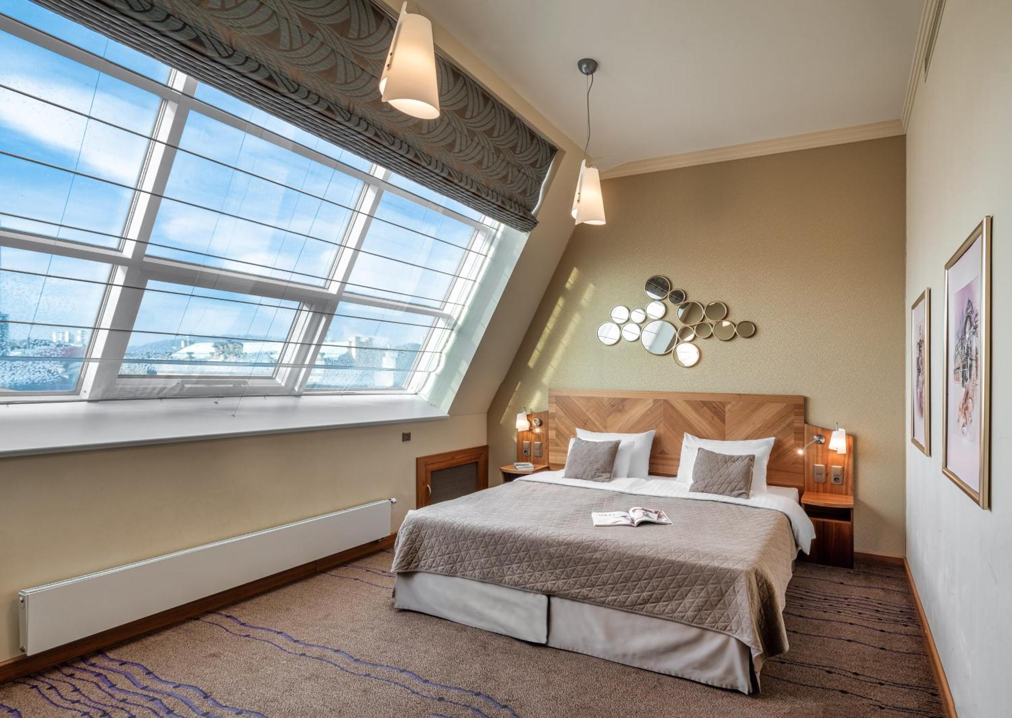 Aparthotel Crown Palace By Adrez