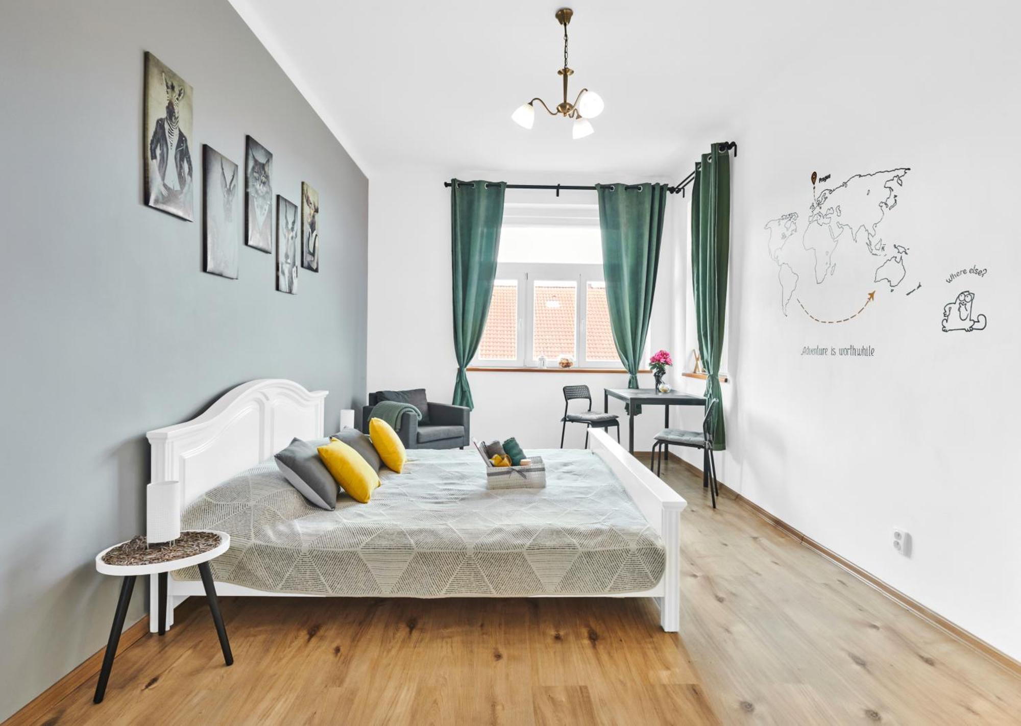 Stylish In Heart Of Zizkov Near Iconic Sites Apartment