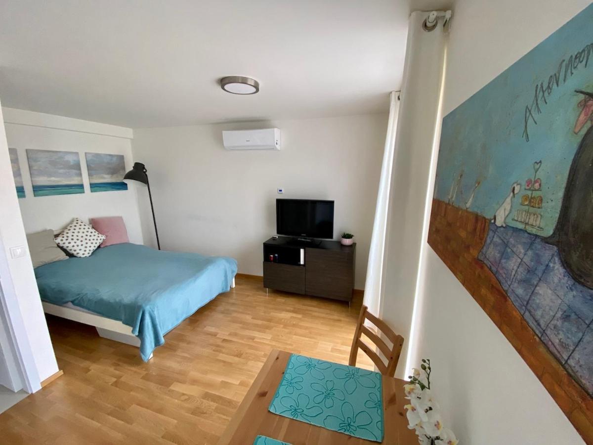 With A Terrace And Ac In The Center Apartment *