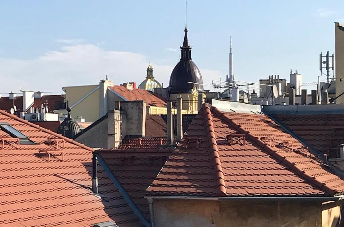 With A Terrace And Ac In The Center Apartment