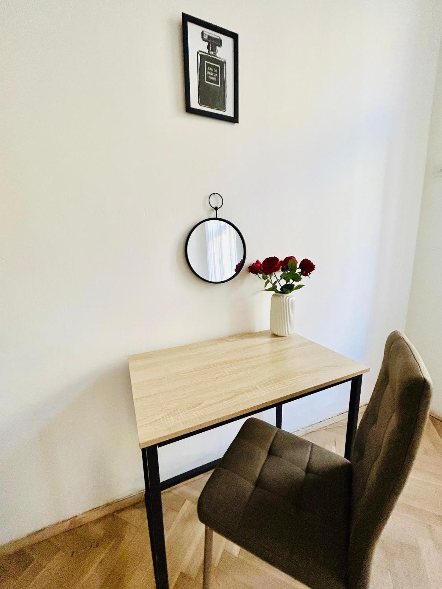 Retro Style In Centrum Andel Apartamento