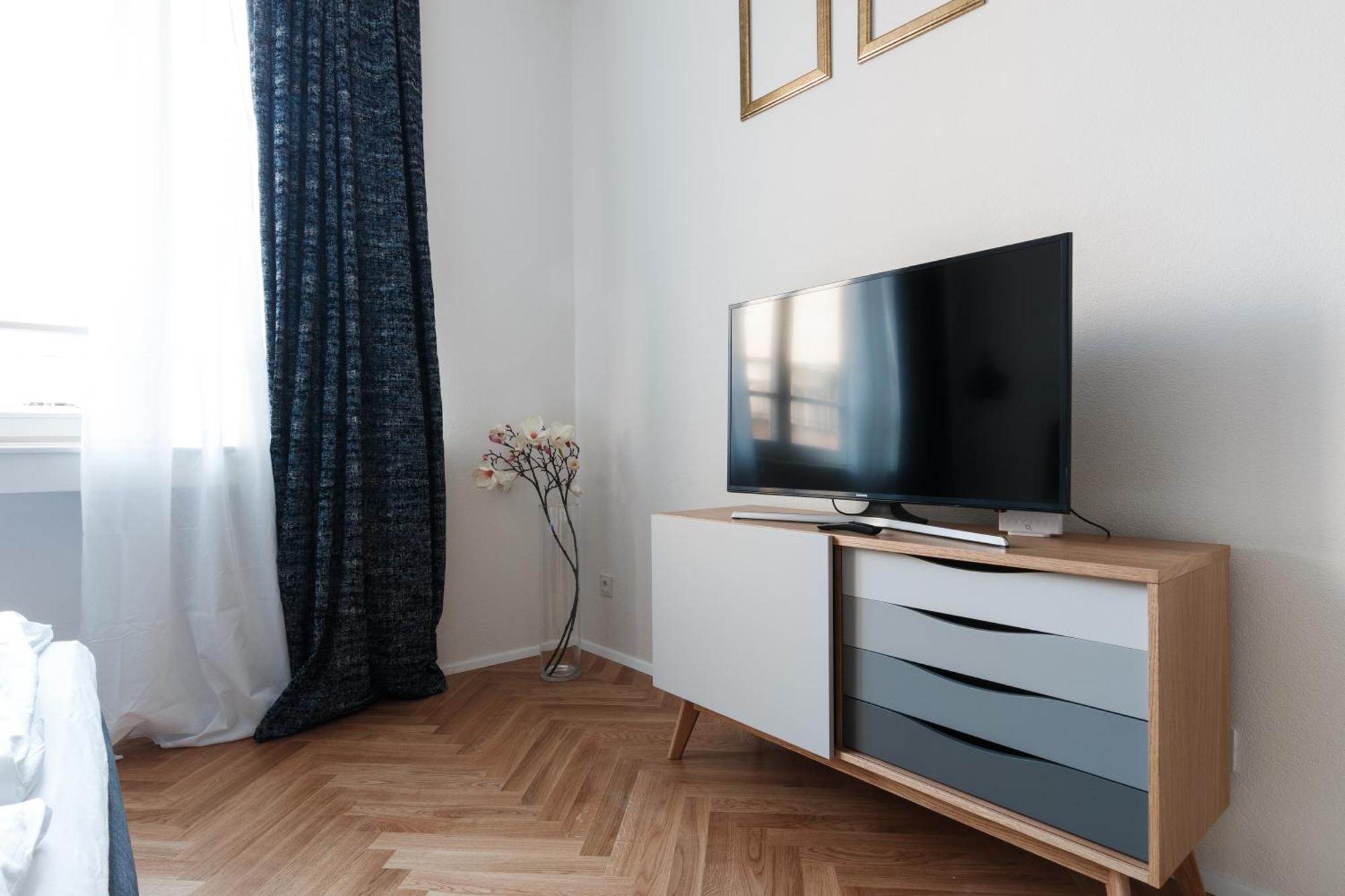 Days - Art Deco - Center Apartment